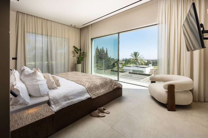 Image No.9-5 Bed Villa for sale