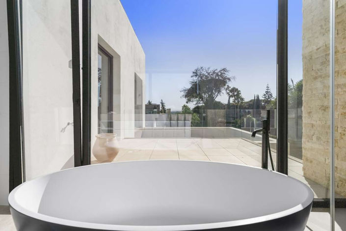 Image No.21-4 Bed Villa for sale