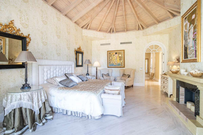 Image No.3-5 Bed Villa for sale