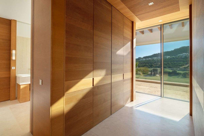 Image No.9-5 Bed Villa for sale