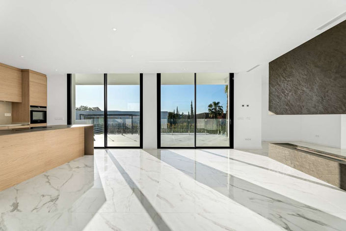 Image No.7-6 Bed Villa for sale