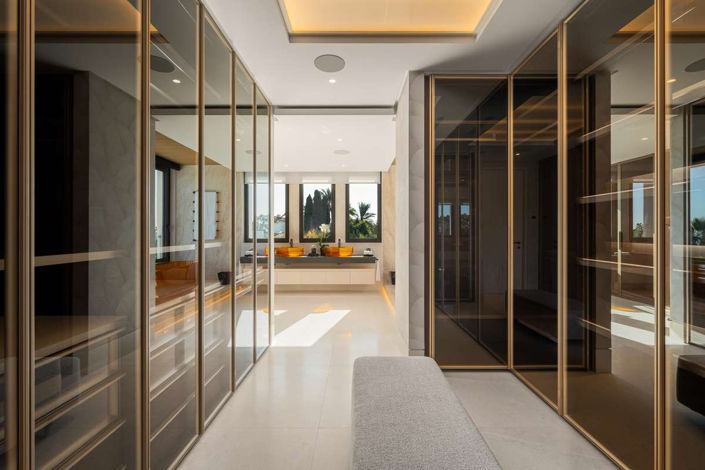 Image No.10-5 Bed Villa for sale