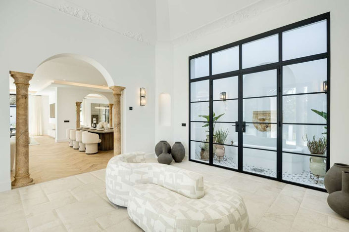 Image No.3-5 Bed Villa for sale