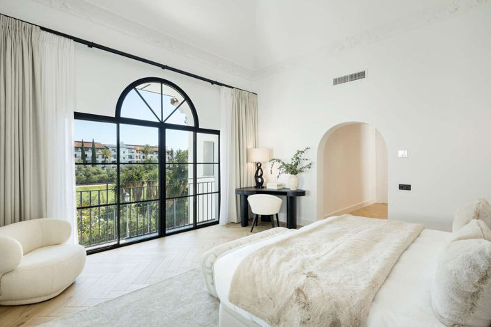 Image No.9-5 Bed Villa for sale