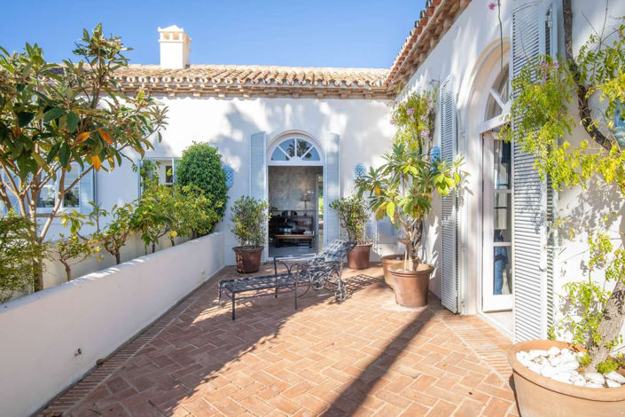 Image No.10-5 Bed Villa for sale