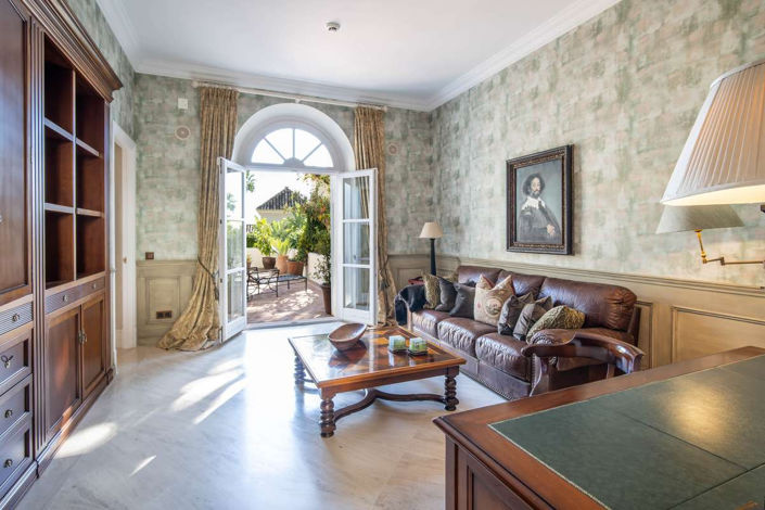 Image No.8-5 Bed Villa for sale