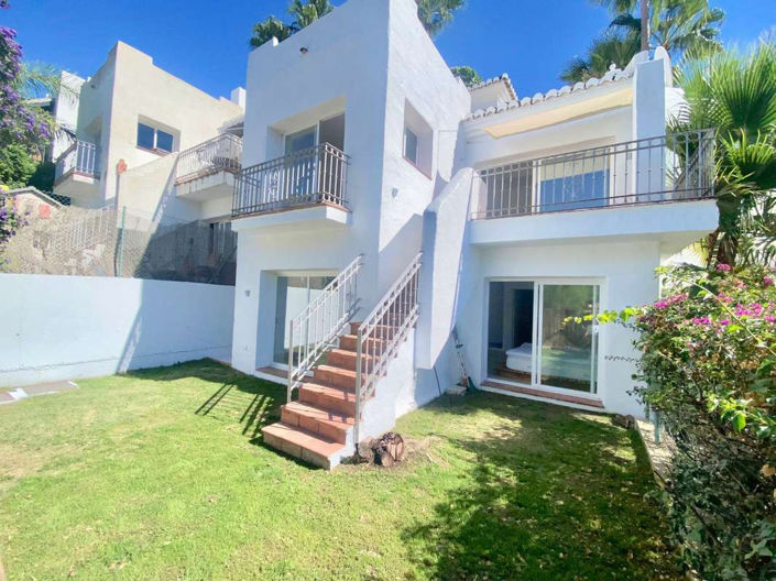 Image No.19-3 Bed Villa for sale