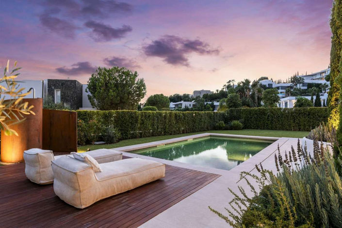 Image No.4-4 Bed Villa for sale