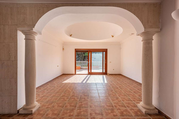 Image No.3-6 Bed Villa for sale