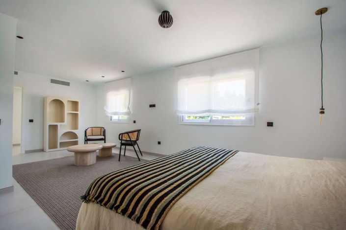 Image No.10-4 Bed Villa for sale