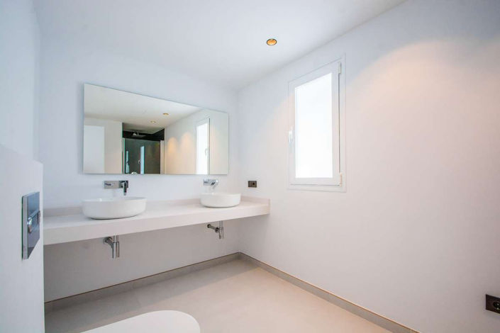 Image No.22-4 Bed Villa for sale