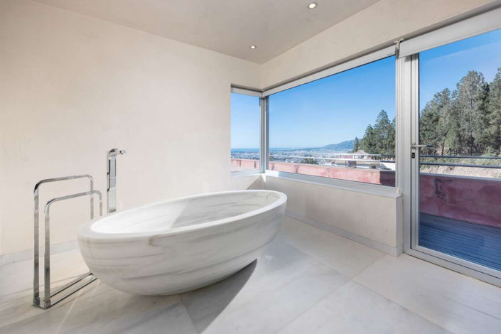 Image No.4-4 Bed Apartment for sale