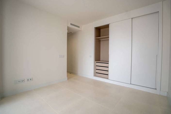 Image No.10-3 Bed Apartment for sale