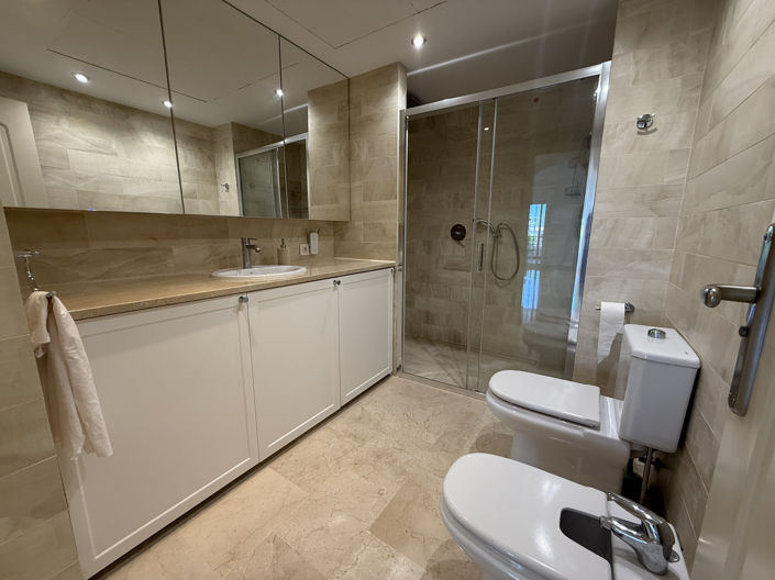 Image No.17-3 Bed Apartment for sale