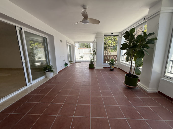 Image No.21-3 Bed Apartment for sale