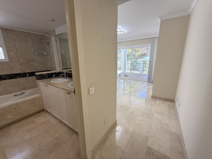 Image No.34-3 Bed Apartment for sale