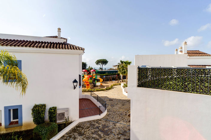 Image No.19-3 Bed Property for sale