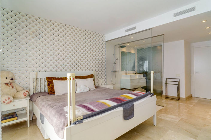 Image No.23-3 Bed Property for sale