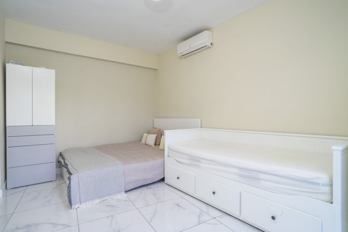 Image No.20-2 Bed Property for sale