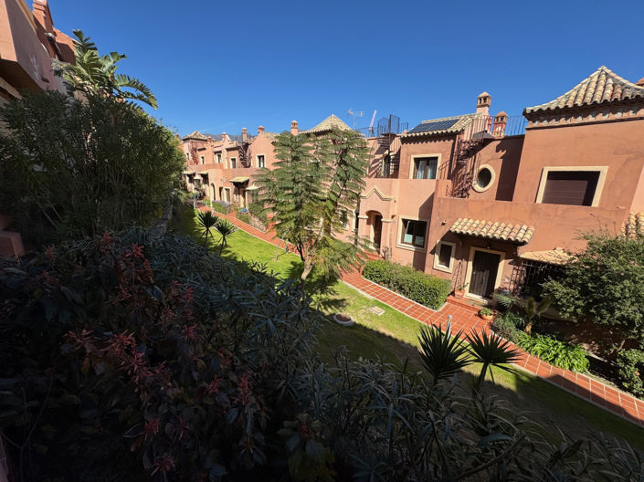 Image No.25-4 Bed Townhouse for sale