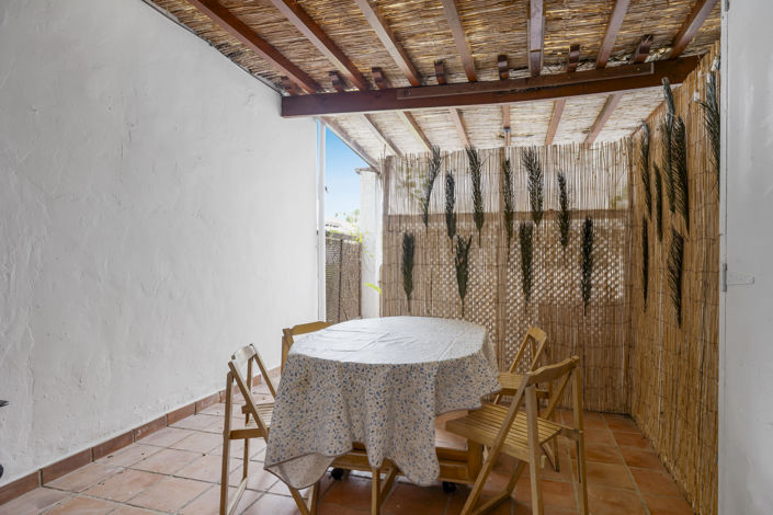Image No.13-2 Bed Townhouse for sale