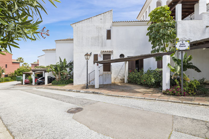 Image No.2-2 Bed Townhouse for sale