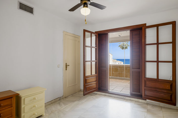Image No.8-2 Bed Townhouse for sale
