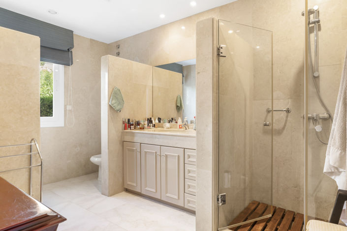 Image No.44-6 Bed Villa for sale