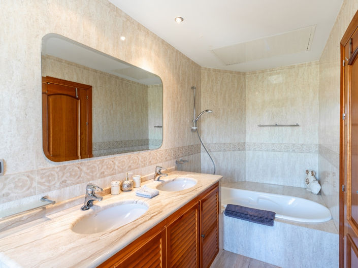 Image No.16-5 Bed Villa for sale