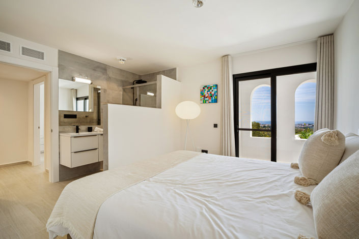 Image No.18-5 Bed Villa for sale