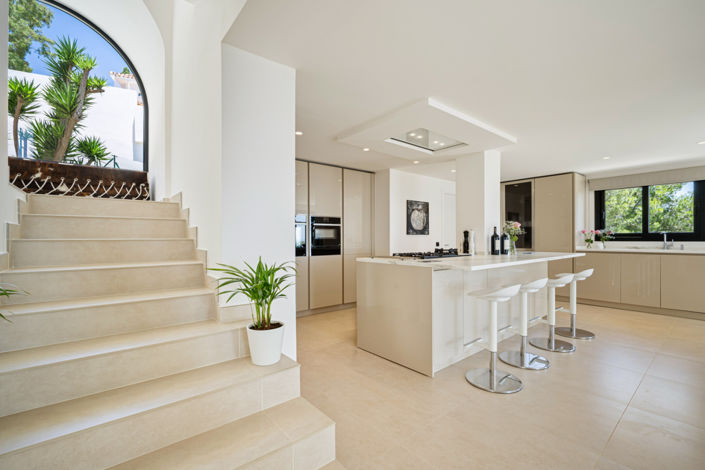 Image No.9-5 Bed Villa for sale