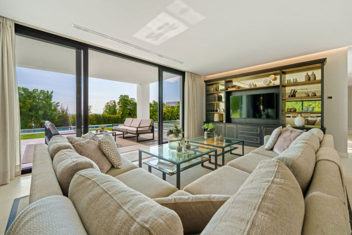 Image No.2-6 Bed Villa for sale