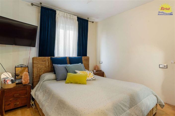 Image No.20-3 Bed Property for sale