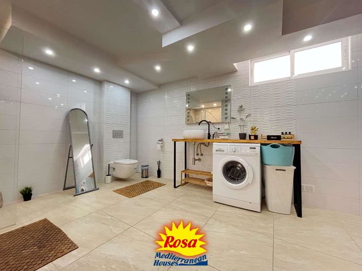 Image No.40-3 Bed Chalet for sale