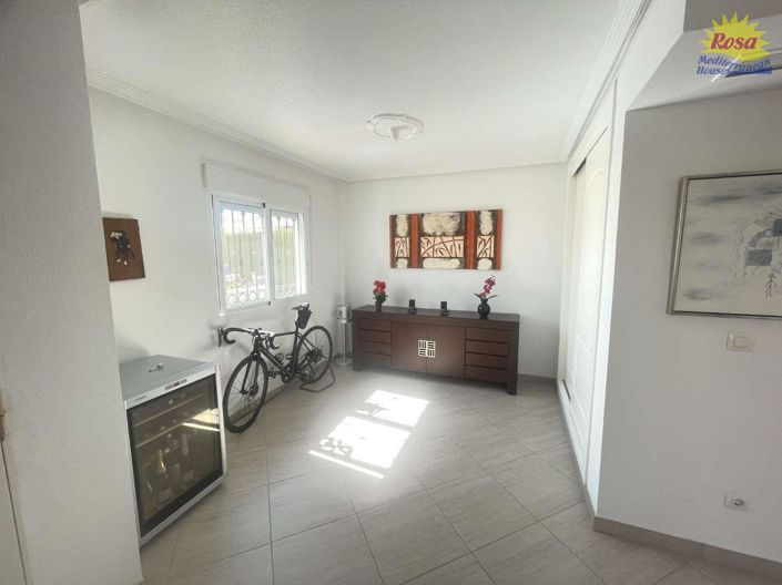 Image No.8-3 Bed Chalet for sale