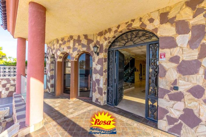 Image No.8-4 Bed Villa for sale