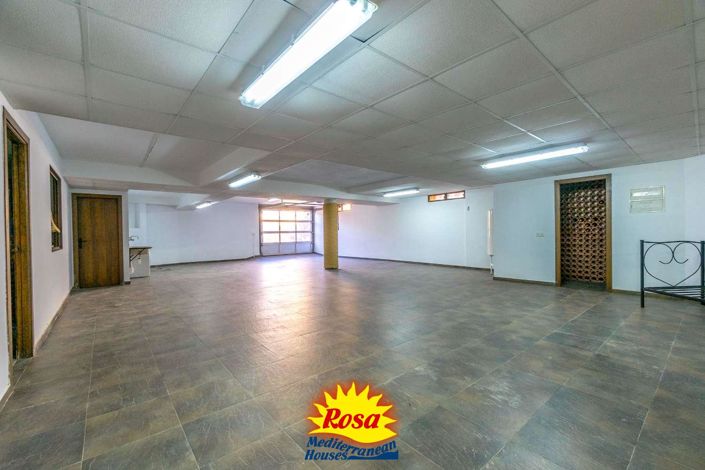 Image No.32-4 Bed Villa for sale