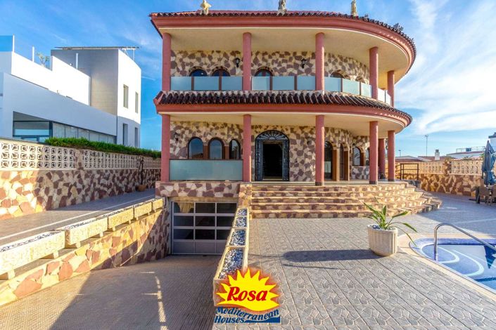 Image No.5-4 Bed Villa for sale