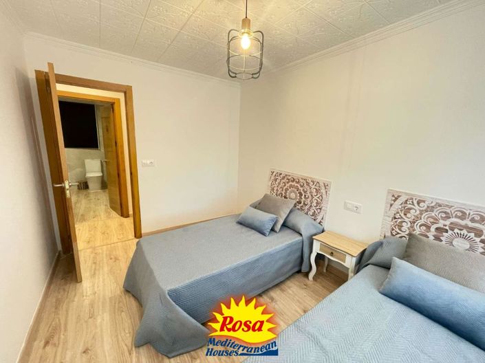 Image No.23-5 Bed Chalet for sale