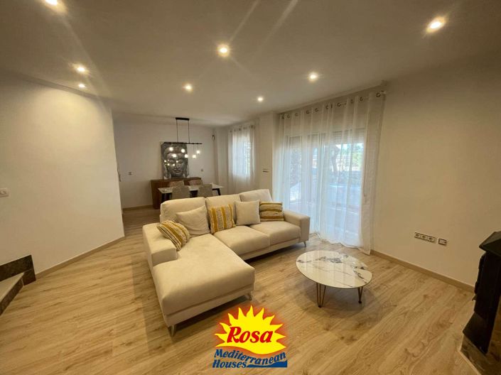 Image No.12-5 Bed Chalet for sale