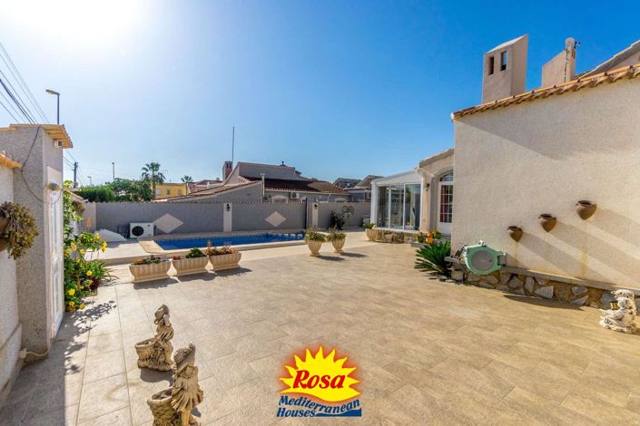 Image No.6-Villa de 5 chambres à vendre à Orihuela Costa