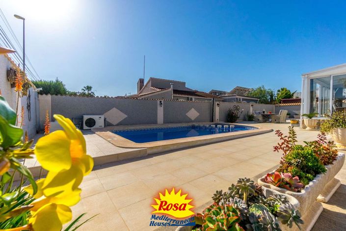 Image No.8-Villa de 5 chambres à vendre à Orihuela Costa