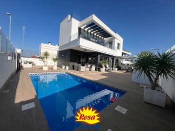 Villa de 4 chambres à vendre à Villamartin