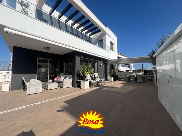 Image No.2-Villa de 4 chambres à vendre à Villamartin