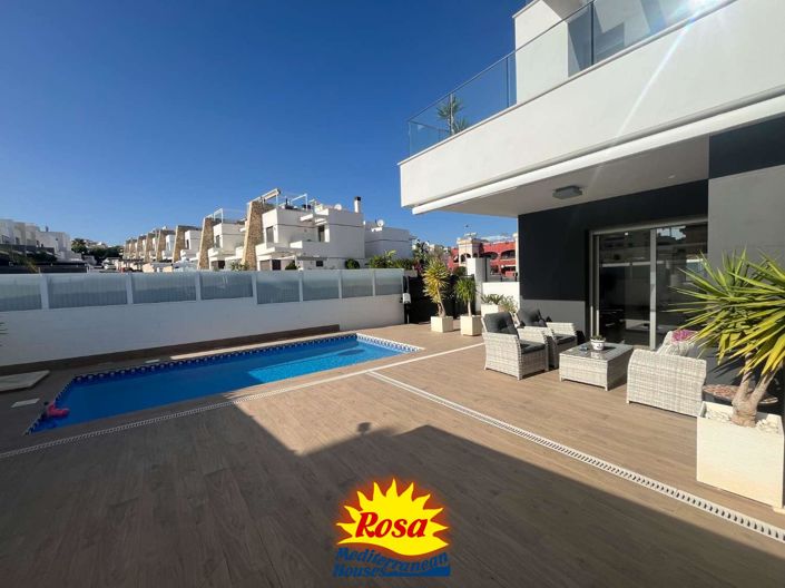 Image No.3-Villa de 4 chambres à vendre à Villamartin