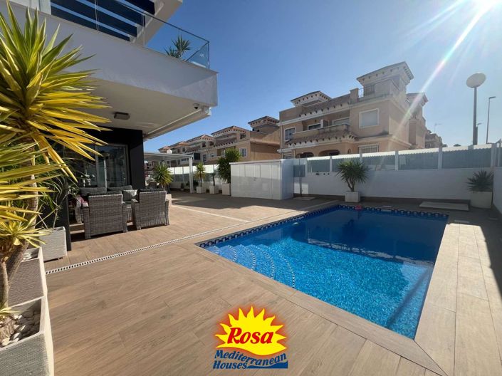 Image No.4-Villa de 4 chambres à vendre à Villamartin