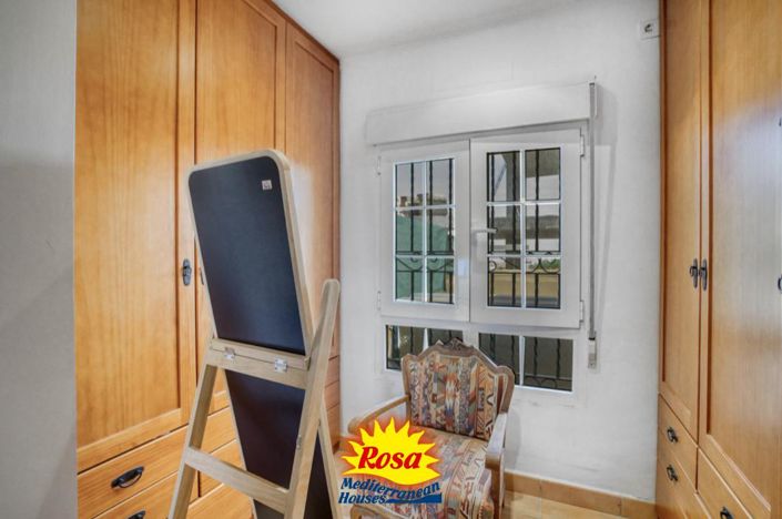 Image No.12-4 Bed Villa for sale