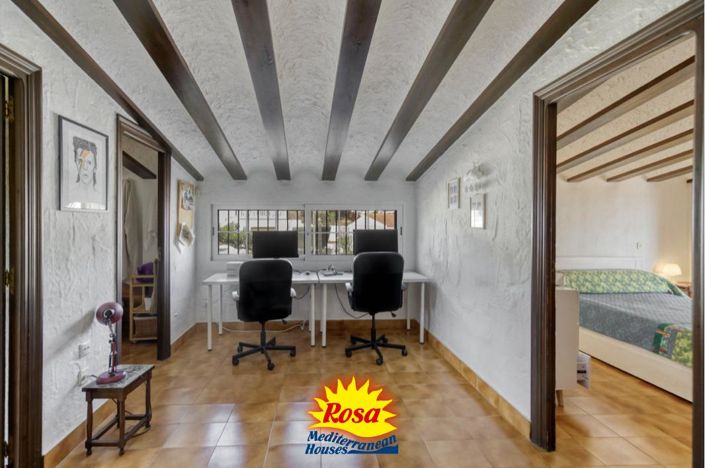 Image No.18-4 Bed Villa for sale