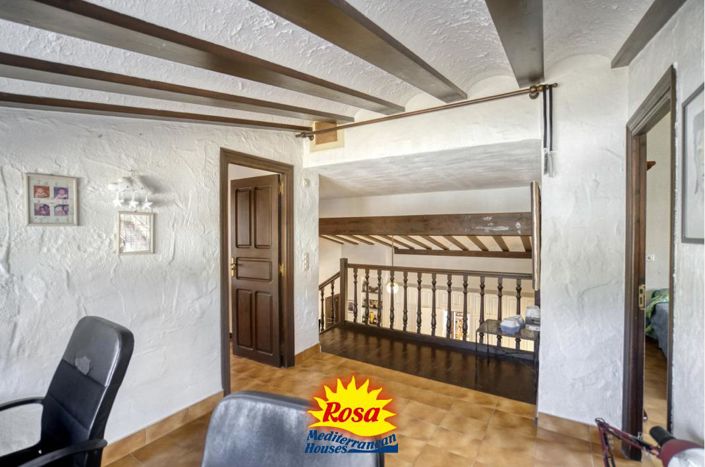 Image No.19-4 Bed Villa for sale