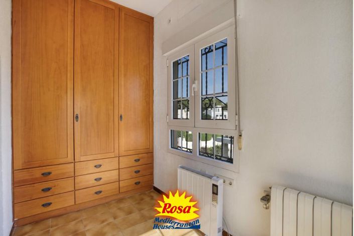 Image No.21-4 Bed Villa for sale